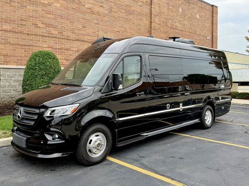 Used 2020 Mercedes-Benz Sprinter 3500 image 2