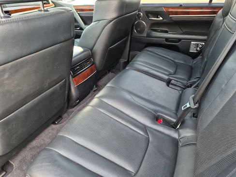 Used 2016 Lexus LX 570 4WD w/ Luxury Package image 11