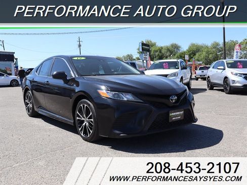 Used 2019 Toyota Camry SE FWD image 1
