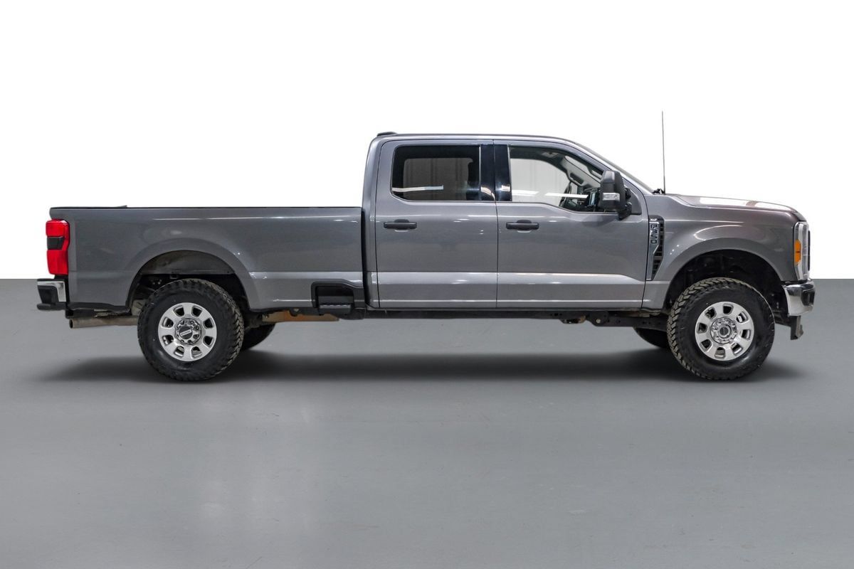 Used 2023 Ford F350 XLT w/ 360-Degree Camera Package AWD/4WD image 5