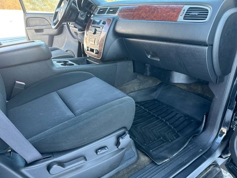 Used 2012 Chevrolet Avalanche LT image 21