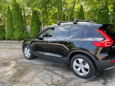 Used 2019 Volvo XC40 T5 Momentum AWD/4WD image 3