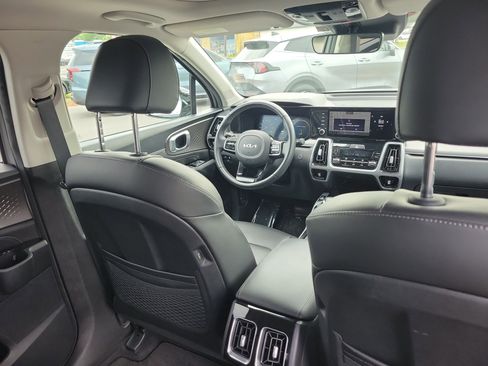 Certified 2023 Kia Sorento AWD image 13