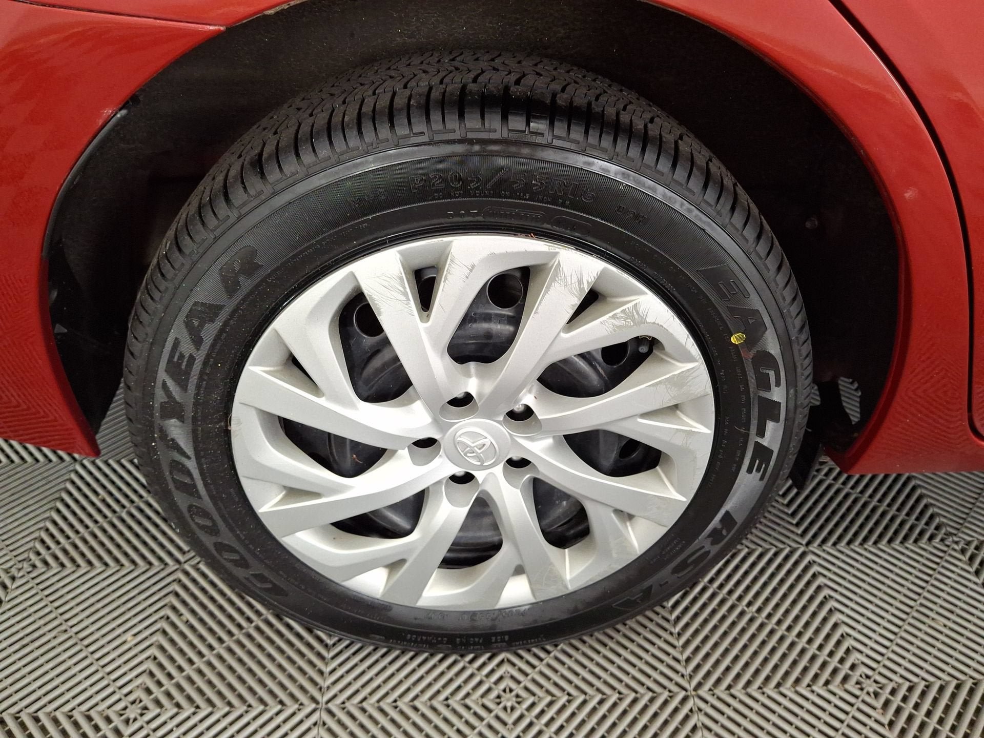 Used 2017 Toyota Corolla LE FWD image 26
