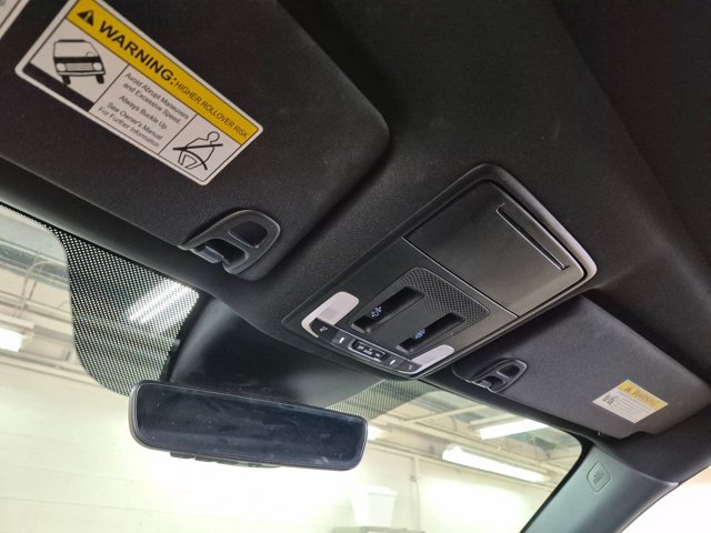 Used 2025 Honda Pilot TrailSport image 14