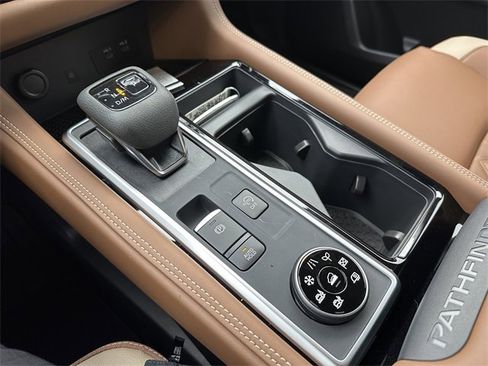 New 2026 Nissan Pathfinder Platinum image 25