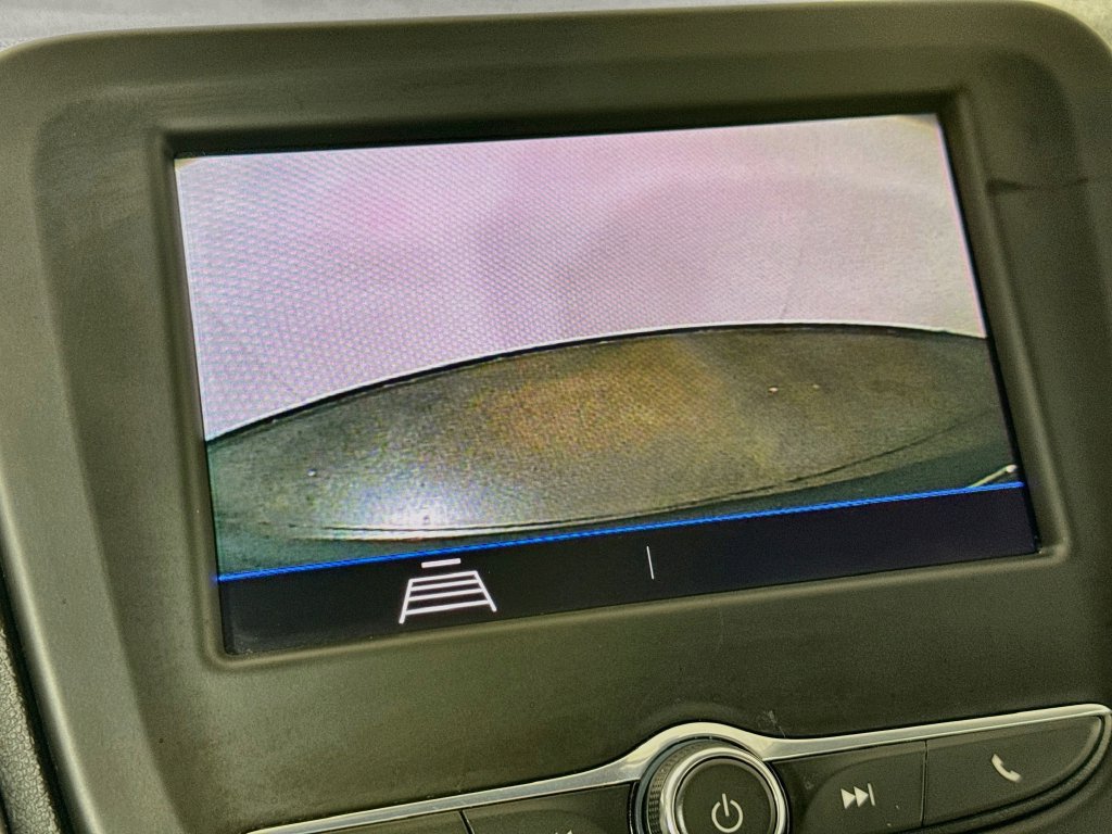 Used 2020 Chevrolet Equinox LS FWD image 16