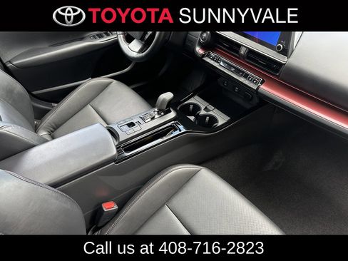 Used 2024 Toyota Prius Prime Premium FWD image 18