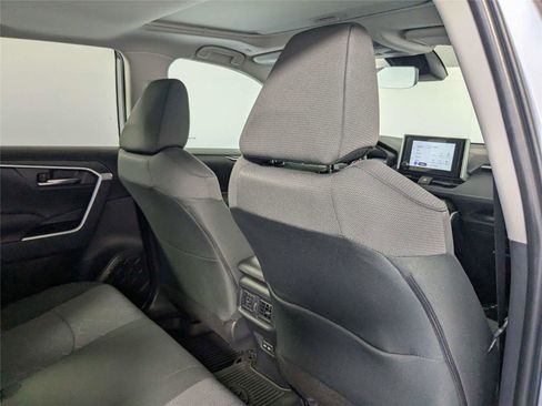 Used 2025 Toyota RAV4 XLE w/ Convenience Package FWD image 31