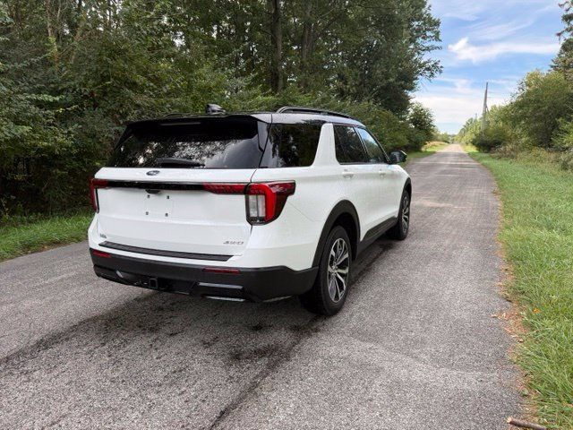 Used 2025 Ford Explorer ST-Line AWD/4WD image 3