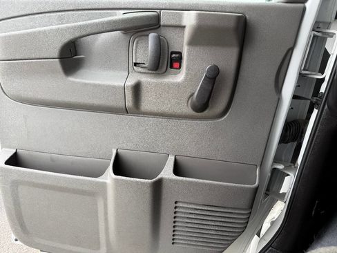 Used 2014 Chevrolet Express 3500 w/ Shuttle Bus Package image 93