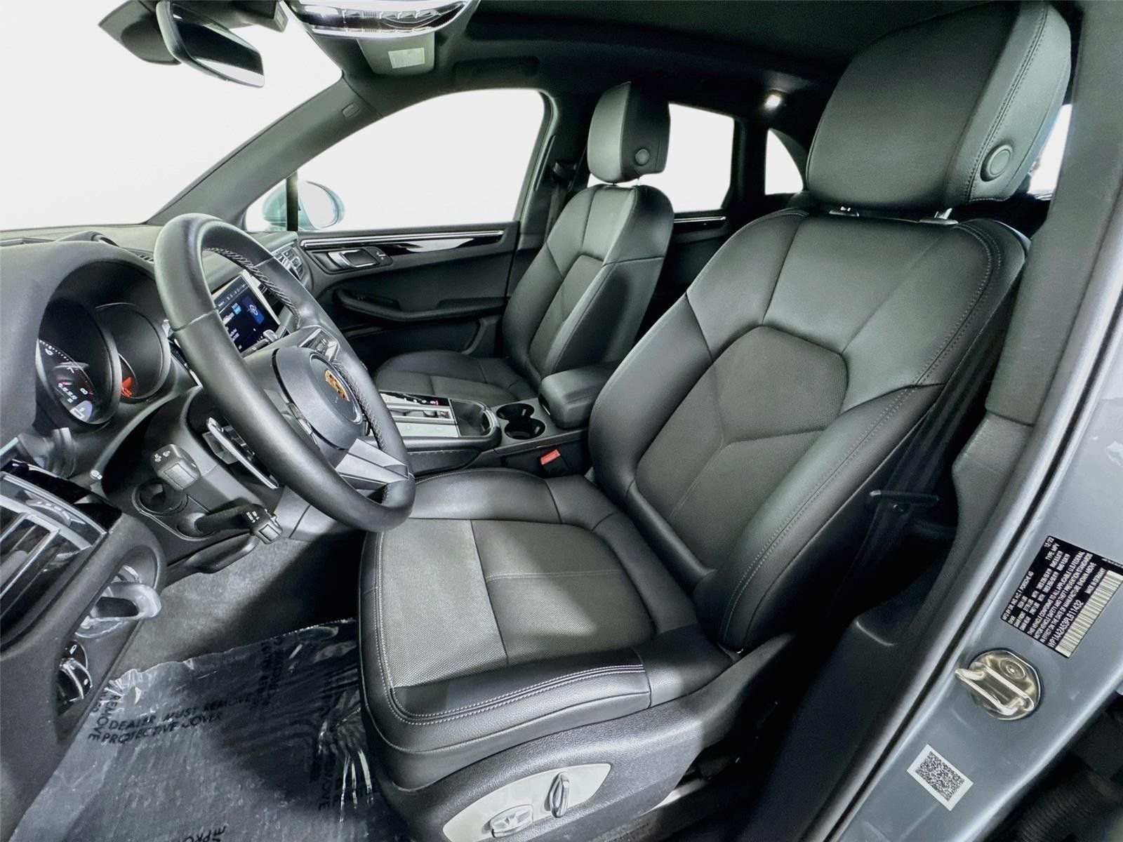 Used 2023 Porsche Macan AWD/4WD image 11