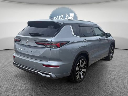 Used 2025 Mitsubishi Outlander SEL AWD/4WD image 3