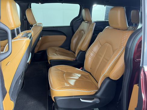 Used 2021 Chrysler Pacifica Pinnacle image 7
