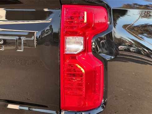 Used 2025 Chevrolet Silverado 1500 W/T w/ Trailering Package image 28