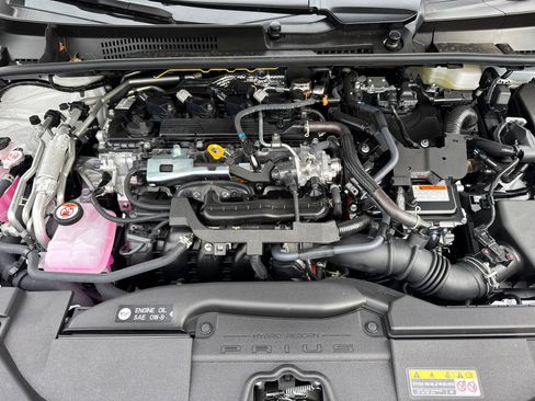 New 2026 Toyota Prius Plug-In Hybrid image 8