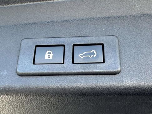 Used 2023 Subaru Ascent Onyx Edition image 9