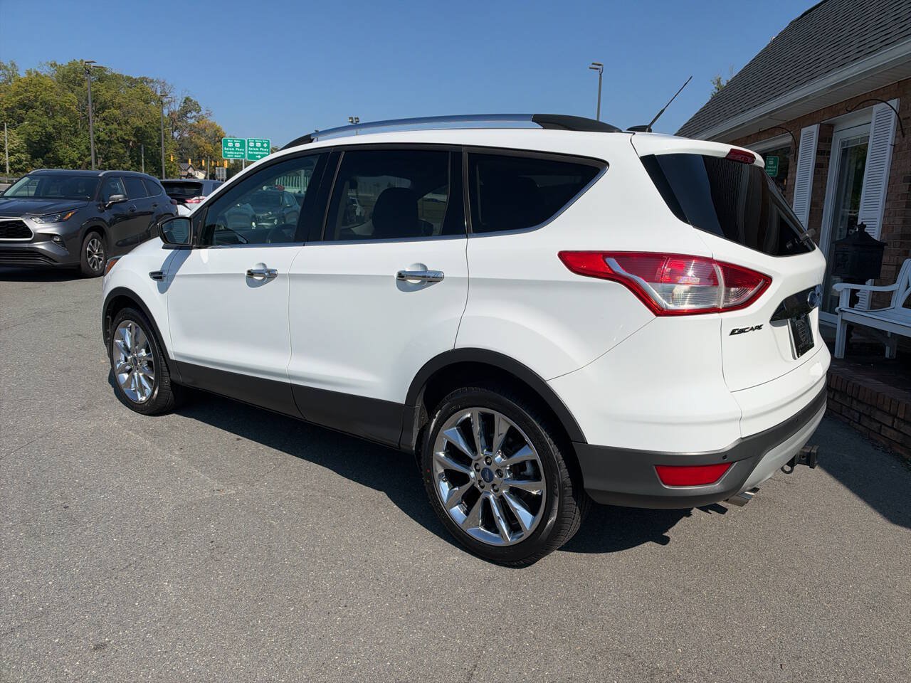 Used 2015 Ford Escape SE w/ SE Chrome Package AWD/4WD image 14
