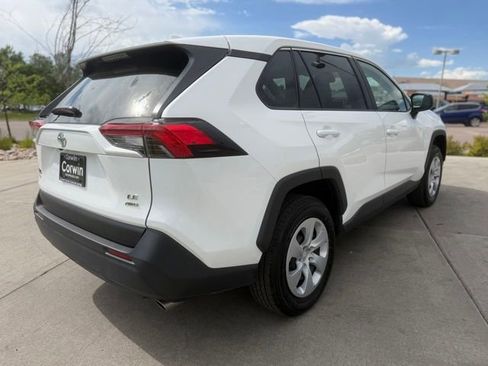 Used 2024 Toyota RAV4 LE AWD/4WD image 8