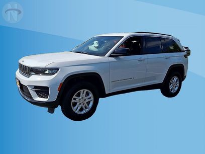 Used 2024 Jeep Grand Cherokee Laredo