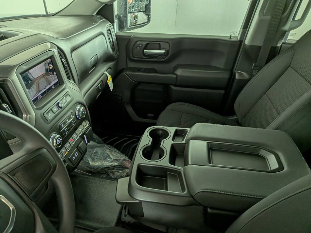 New 2026 GMC Sierra 2500 Pro w/ 1SA Pro Safety Plus Package AWD/4WD image 21