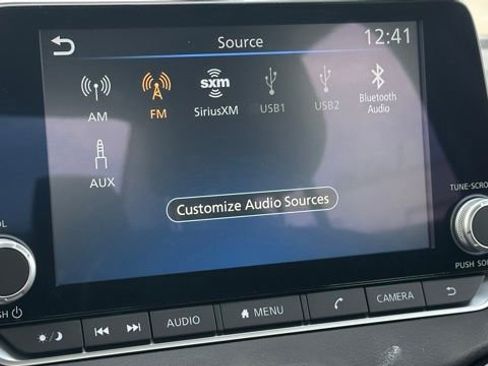 Used 2025 Nissan Sentra SR w/ SR Premium Package image 35