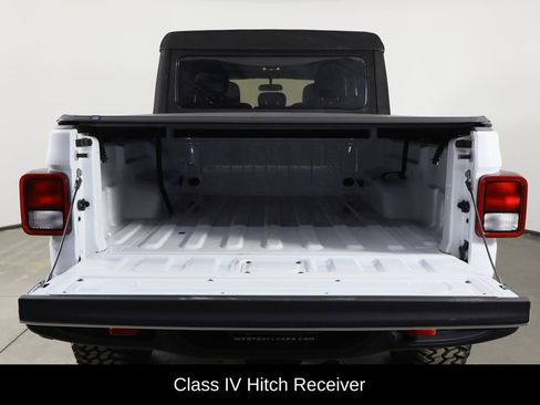 Used 2020 Jeep Gladiator Rubicon w/ Cold Weather Group image 18