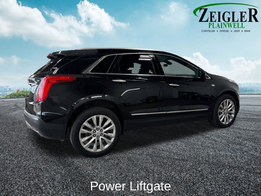 Used 2017 Cadillac XT5 Platinum AWD/4WD image 6