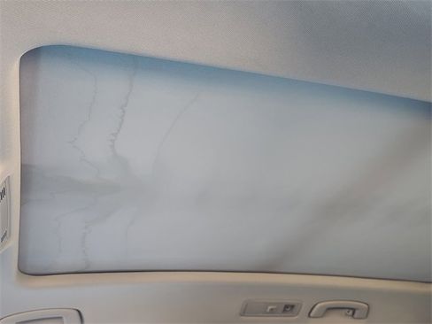 Used 2023 Volkswagen Tiguan SE image 28