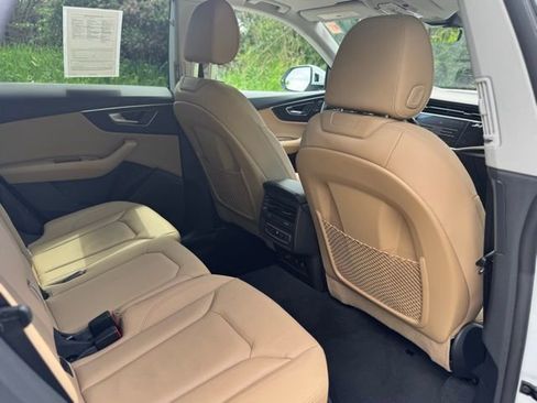 Used 2023 Audi Q8 Premium w/ Convenience Package AWD/4WD image 16