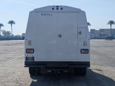 New 2026 GMC Savana 3500 w/ Power Convenience Package RWD image 8