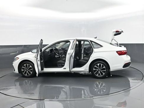 Used 2025 Volkswagen Jetta S FWD image 28