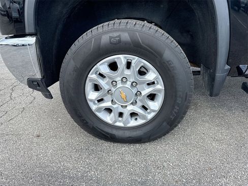 Used 2024 Chevrolet Silverado 2500 LTZ image 10