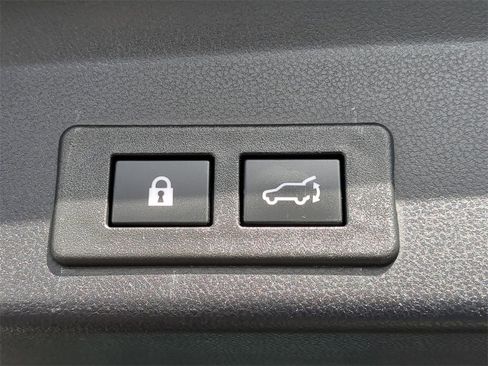 Certified 2023 Subaru Ascent Limited image 10