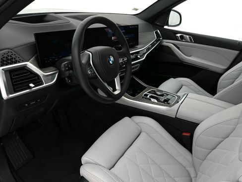 Used 2024 BMW X5 xDrive40i w/ Premium Package AWD/4WD image 12