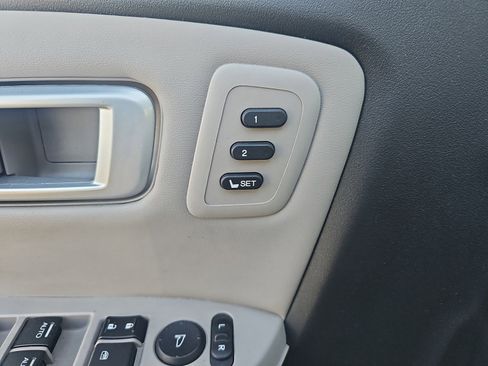 Used 2014 Honda Pilot Touring image 12
