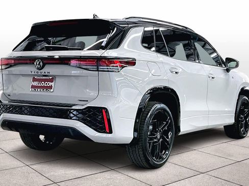 New 2026 Volkswagen Tiguan SE R-Line image 4