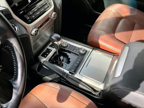 Used 2021 Toyota Land Cruiser AWD/4WD image 17
