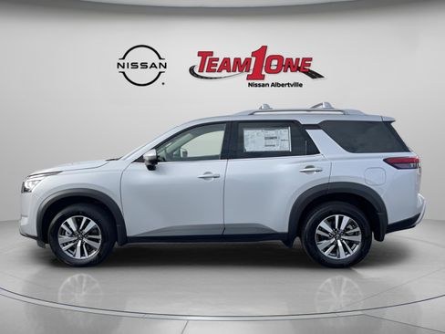 New 2025 Nissan Pathfinder SL image 6