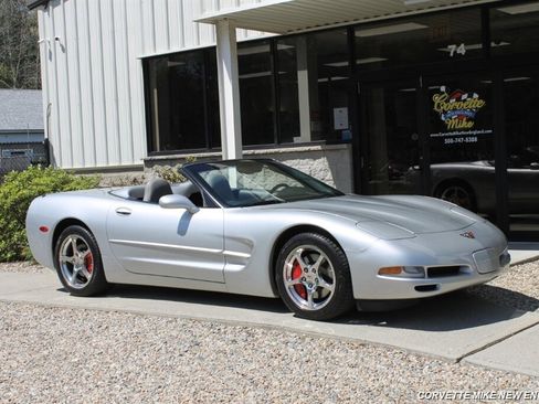 Used 2002 Chevrolet Corvette Convertible w/ Preferred Equipment Group2 image 19