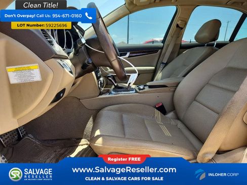 Used 2013 Mercedes-Benz C 250 Sedan image 9