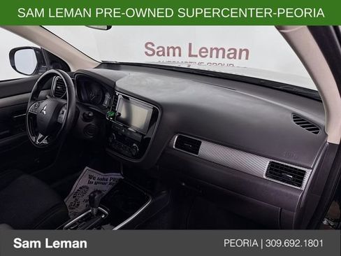 Used 2017 Mitsubishi Outlander SE image 28