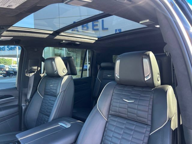 Used 2024 Cadillac Escalade ESV V w/ Heavy-Duty Trailer Package AWD/4WD image 15