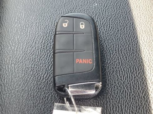 Used 2024 Jeep Compass Latitude AWD/4WD image 35
