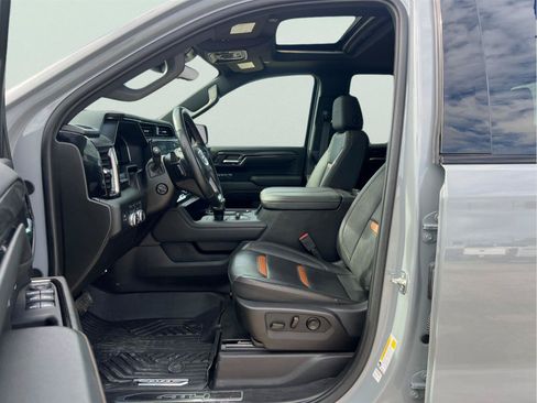 Used 2024 GMC Sierra 1500 AT4 w/ Technology Package AWD/4WD image 13