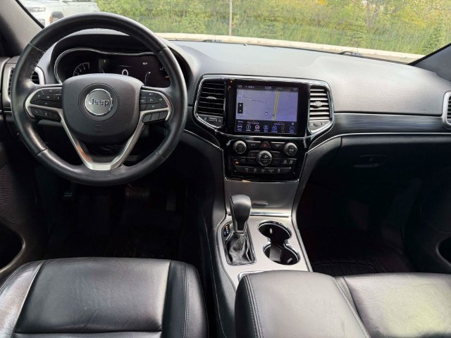 Used 2019 Jeep Grand Cherokee Limited AWD/4WD image 15