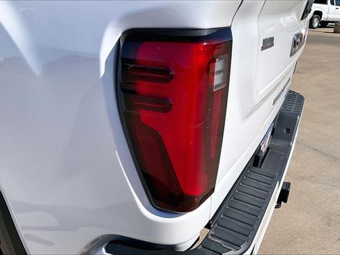 Used 2024 GMC Sierra 2500 Denali w/ Denali Reserve Package image 28