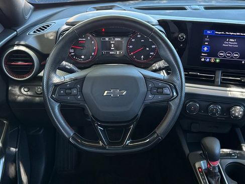 Used 2024 Chevrolet Trax RS FWD image 16