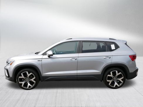 Certified 2023 Volkswagen Taos SEL AWD/4WD image 4