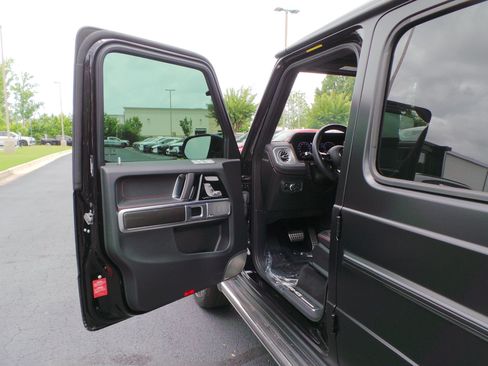 Used 2025 Mercedes-Benz G 63 AMG 4MATIC w/ Manufactur Interior Package image 33